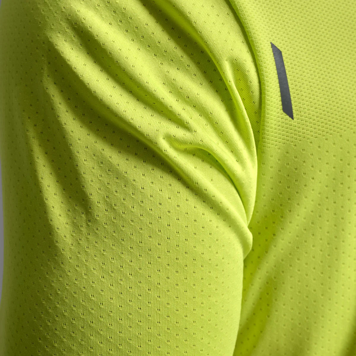 2XU Light Speed Mens Running Tech Tee - Image 5